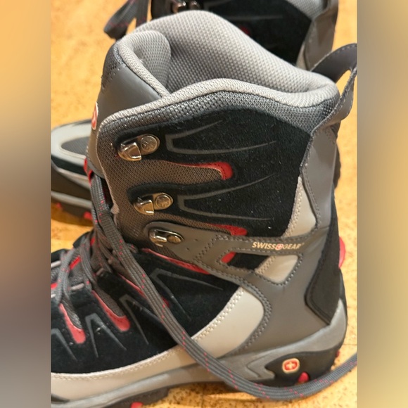 Swiss Gear Hiking Boots Men’s Size  8 Athletic Boots Thinsulate Insulation - Picture 12 of 16